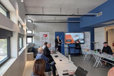 Agrandir l'image 1 sur 24, fenêtre modale