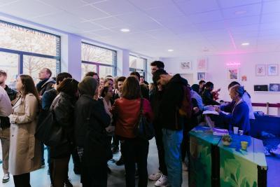 Agrandir l'image 7 sur 66, fenêtre modale