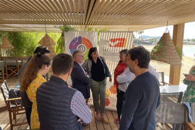 Agrandir l'image 4 sur 33, fenêtre modale